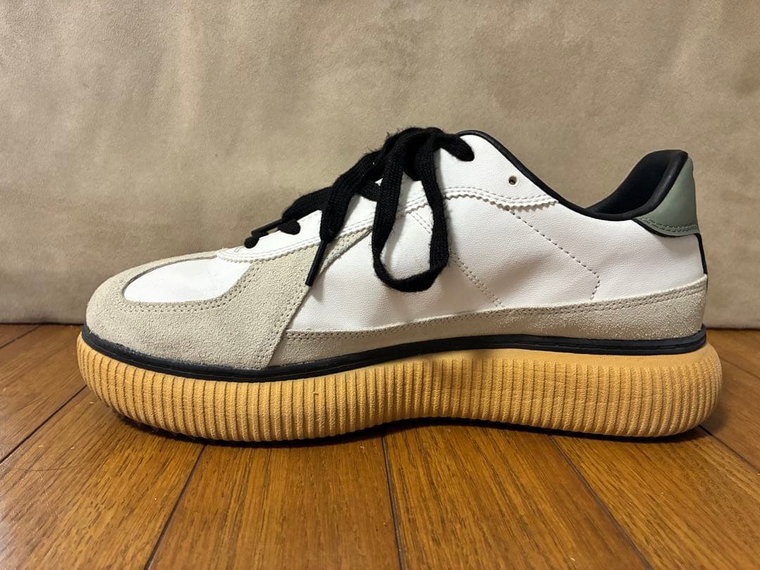 オニツカタイガー　デレシティ　28