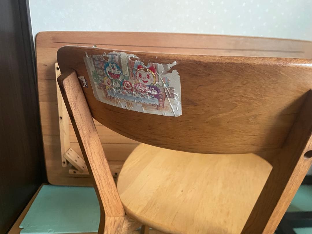 木製ダイニングテーブルと椅子4脚セット