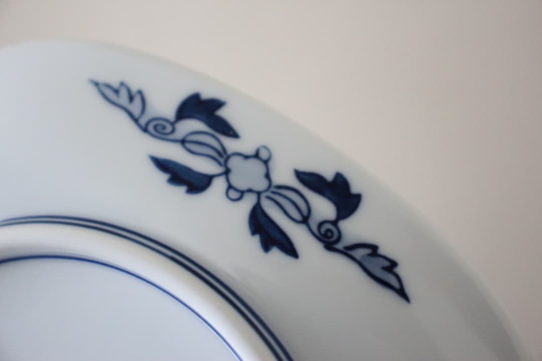 未使用・木箱入　有田焼　其泉造　染錦春秋紋　銘々皿揃　１５cmプレート　５枚