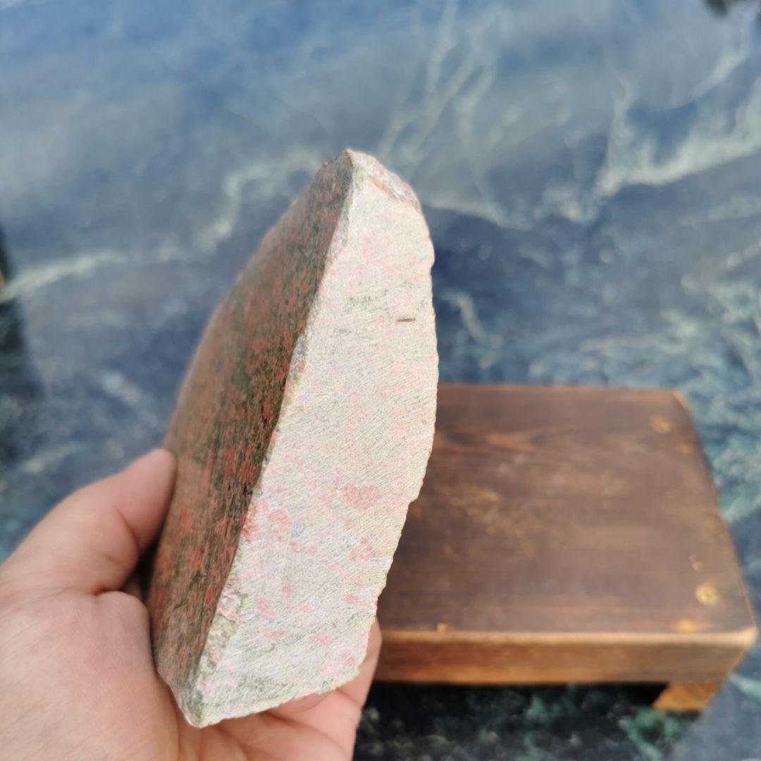 ユナカイト　708グラム　鑑賞石　石　原石　宝石　パワーストーン　鉱物