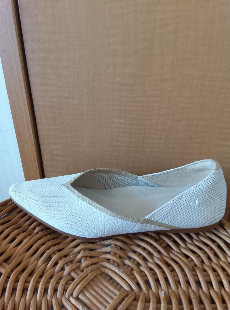 新品✨️VIVAIA ポインテッドトゥ゙フラッシューズ