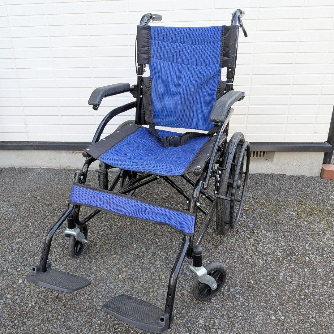 【送料無料】自走式 車椅子 折りたたみ ノーパンクタイヤ 介助ブレーキ