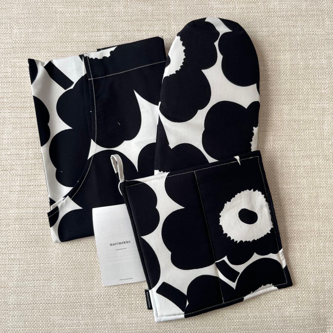 【未使用品】マリメッコ　エプロン、ミトン、ポットホルダー3点セット
