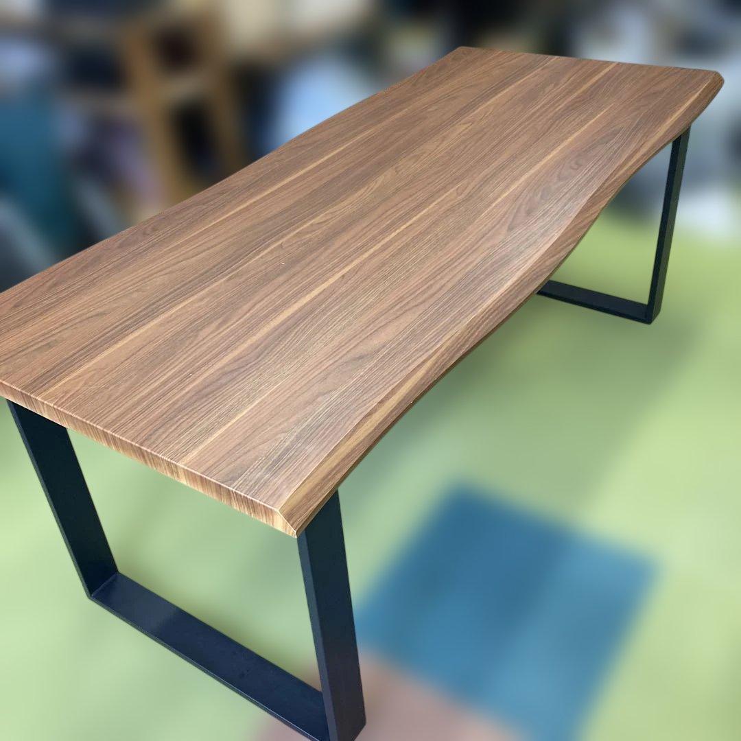 モダン木製ダイニングテーブル　直接引取り