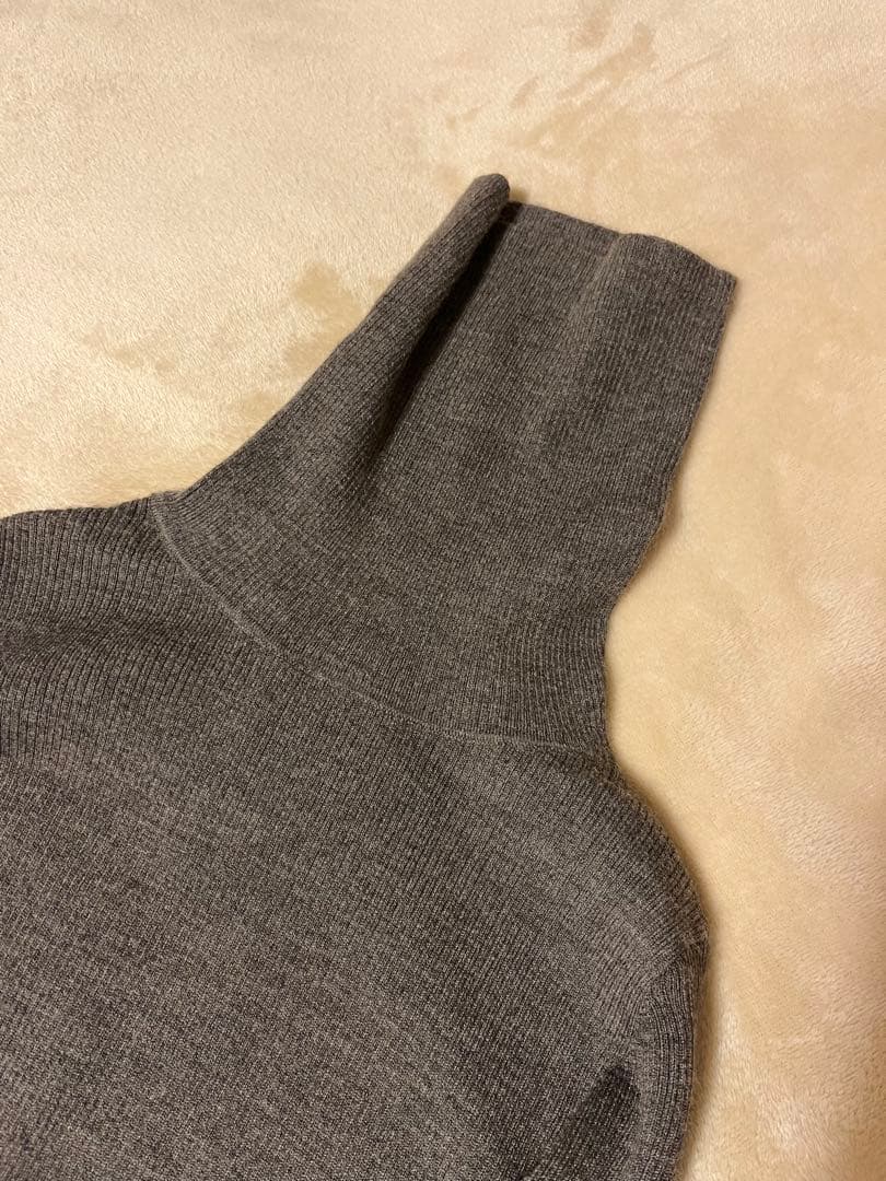 アパルトモン　タートルネックリブニット　指抜き　ベージュ