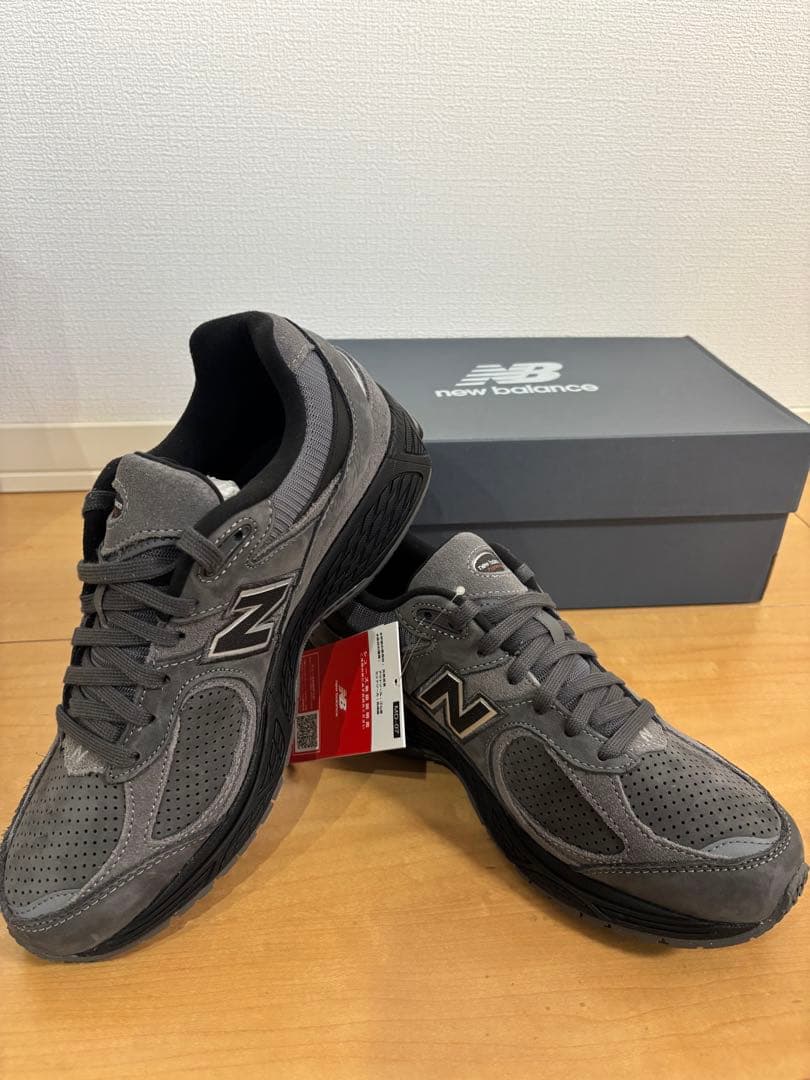 新品タグ付き New Balance 2002R ダークグレー 26.5cm