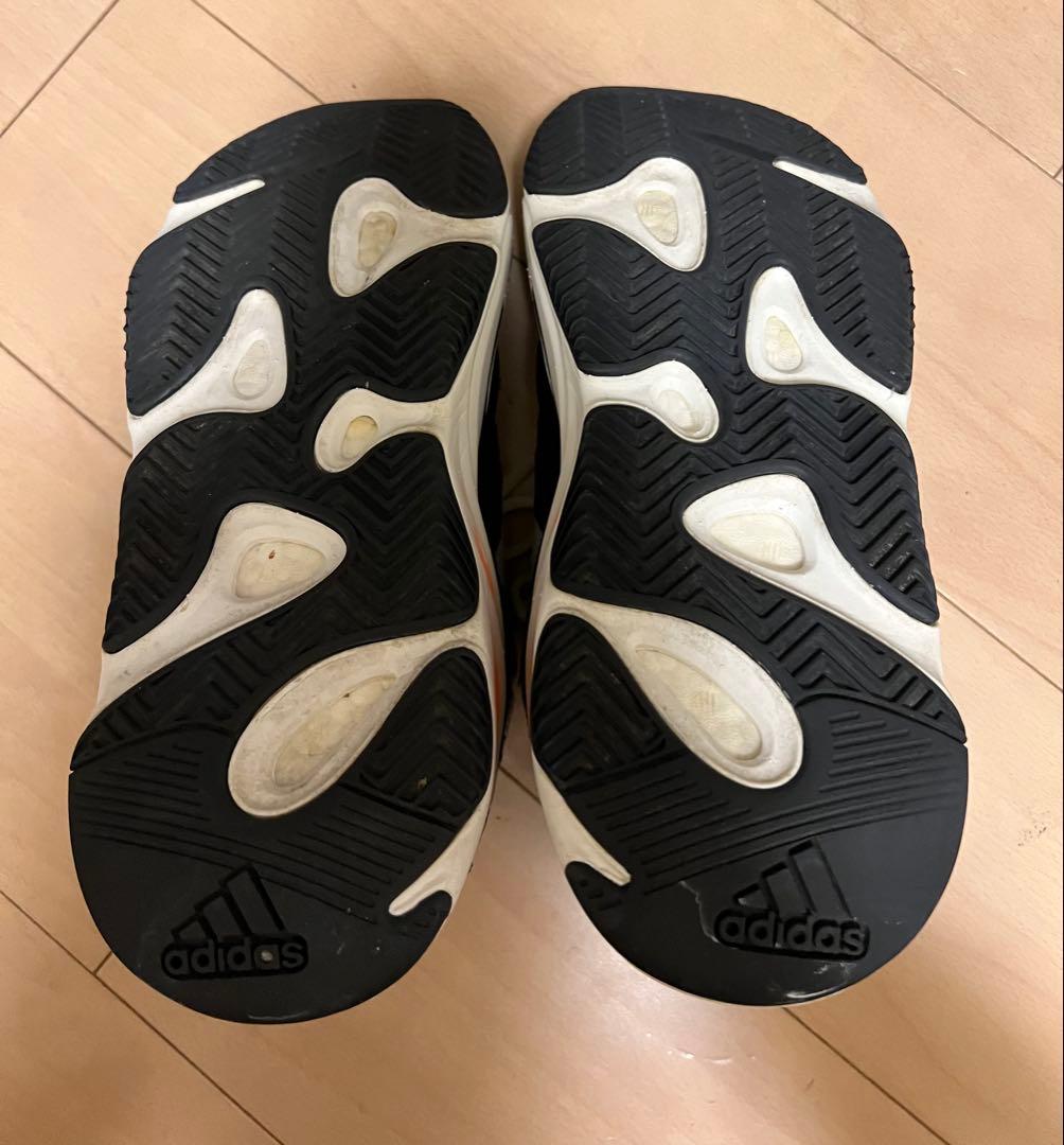 靴 adidas YEEZY BOOST 700\"WAVE RUNNER\" 26.5