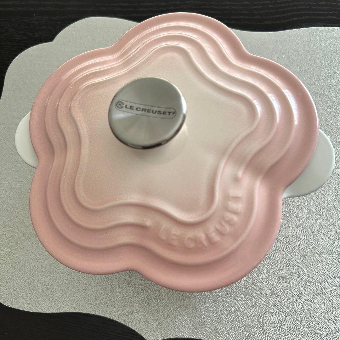 ルクルーゼ ココットフルール パウダーピンク　ル・クルーゼ