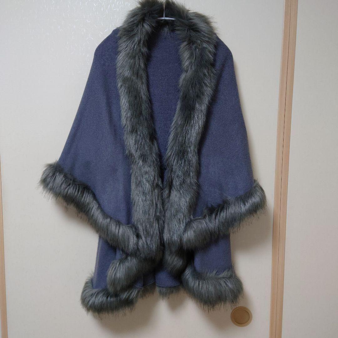 【しろぴー】木製チェスト、ファンデ、ファー付きポンチョ　3点おまとめ