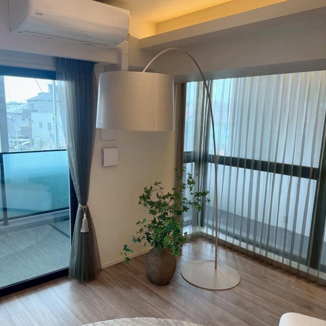 フォスカリーニ Twiggy フロアランプ 24年製 モデルルーム展示品