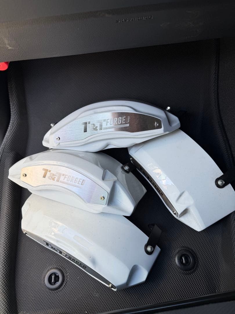 ランクル 250専用ブレーキキャリパーカバー