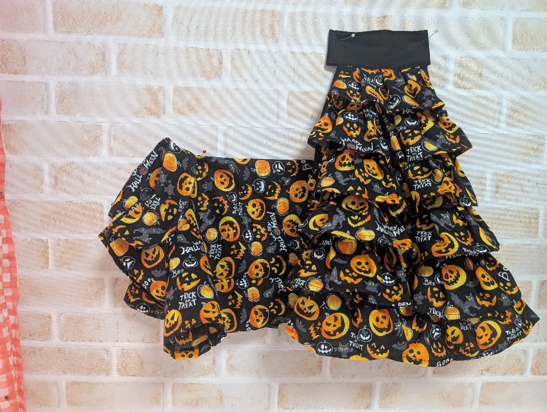 fwです イタグレ服　SMヒラヒラミニワンピとМシャツ黒地にカボチャ