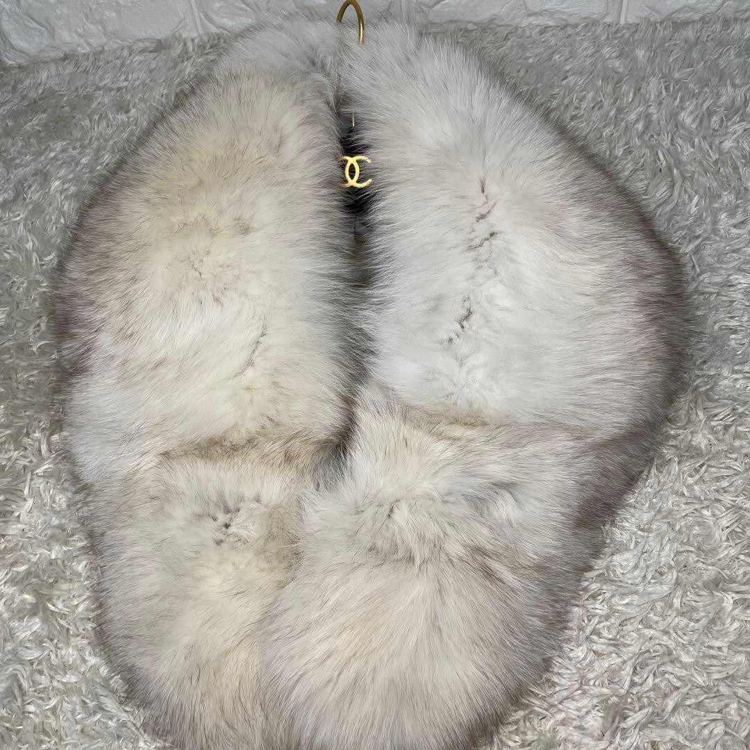 極美品✨ SAGAFOX 高級白銀ブルーフォックスショール 本毛皮 白系