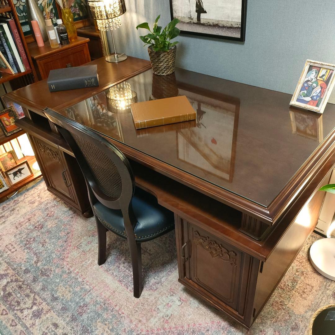 【徳田家具製作所】デスク／官庁・議事堂納入実績メーカー｜ガラス天板・高級家具