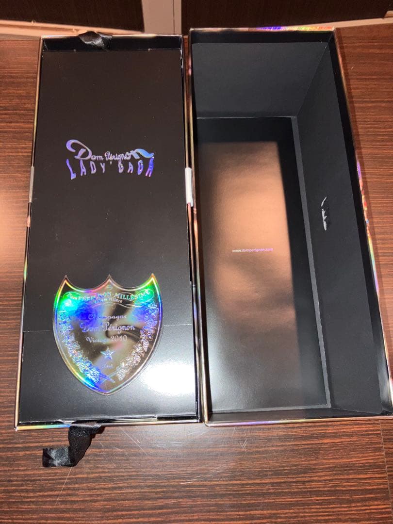 【希少】ドンペリ レディーガガ コレ2006 & 2010 空き瓶2専用ケース2