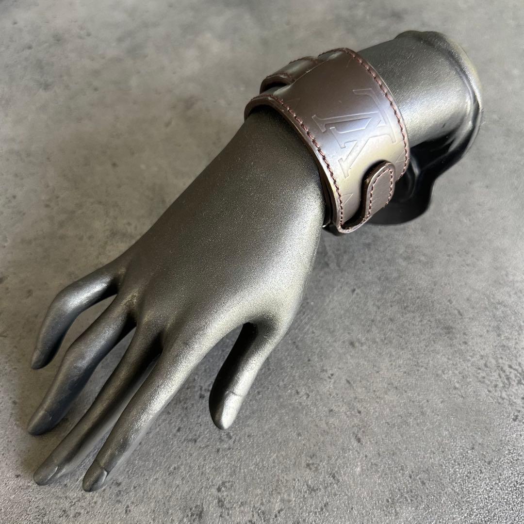 Louis Vuitton モノグラム レザー ブレスレット バングル LV