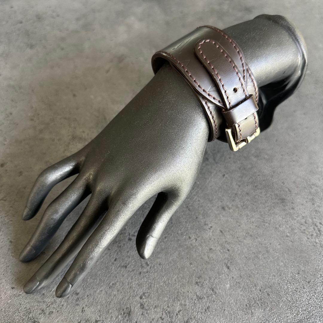 Louis Vuitton モノグラム レザー ブレスレット バングル LV