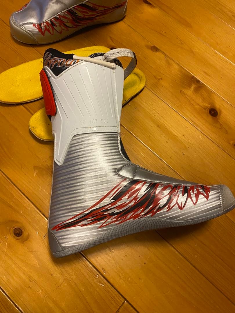 ノルディカ　ファイヤーアロー　スキーブーツ