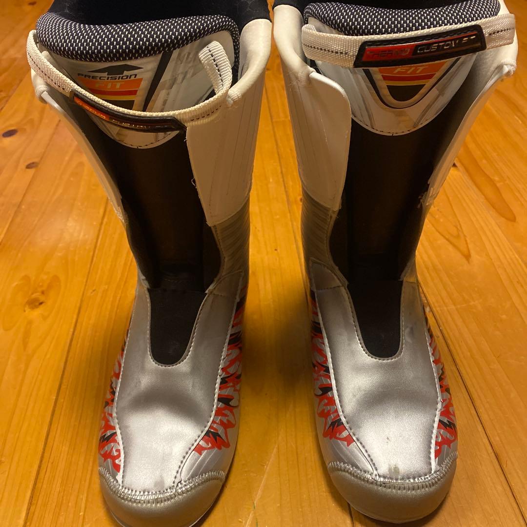 ノルディカ　ファイヤーアロー　スキーブーツ