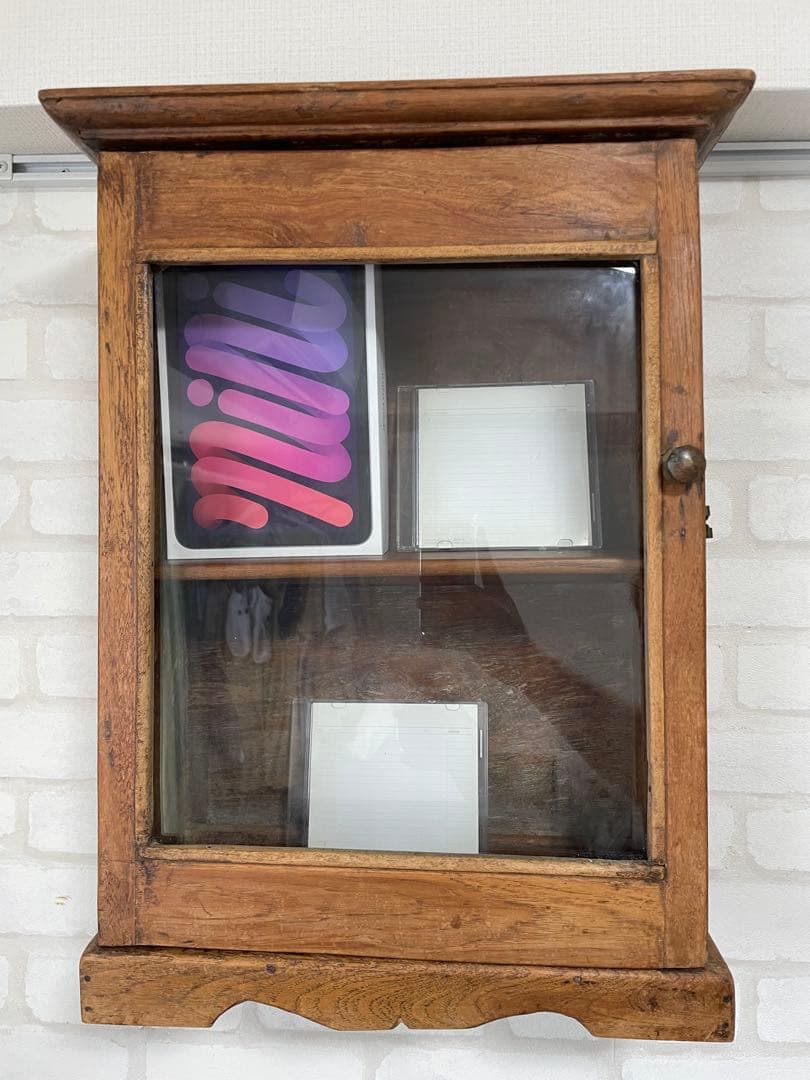 木製ガラス扉収納キャビネット　壁掛けOK