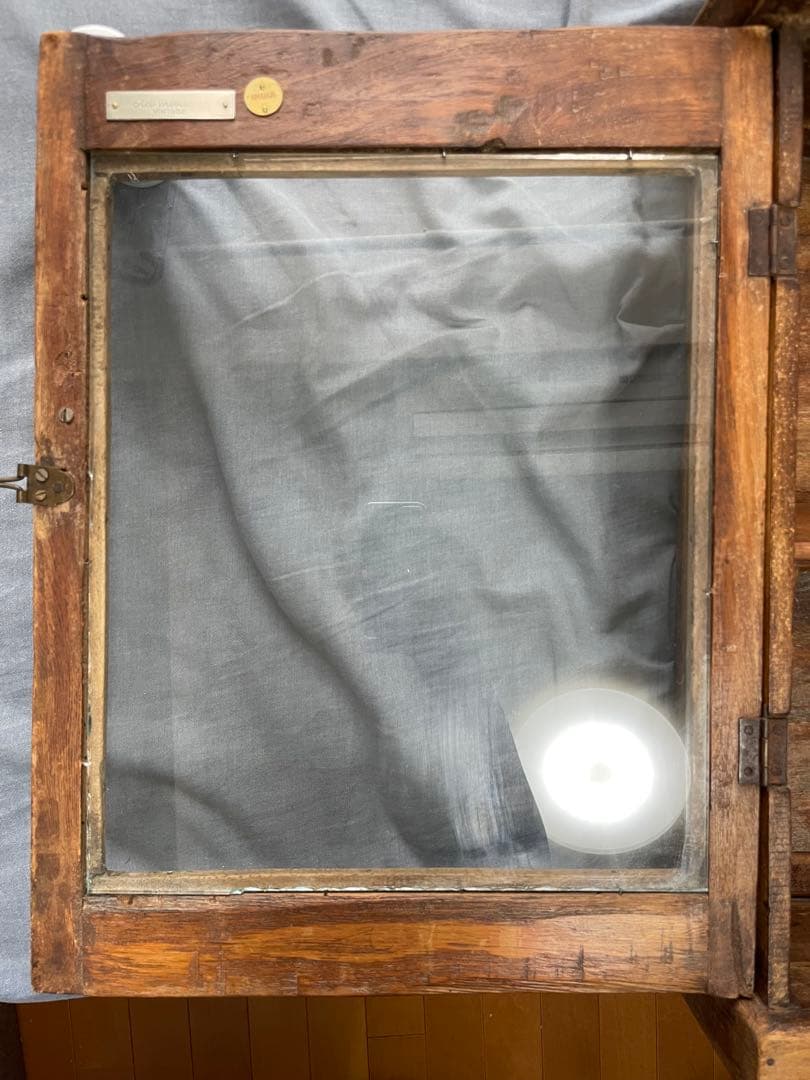 木製ガラス扉収納キャビネット　壁掛けOK