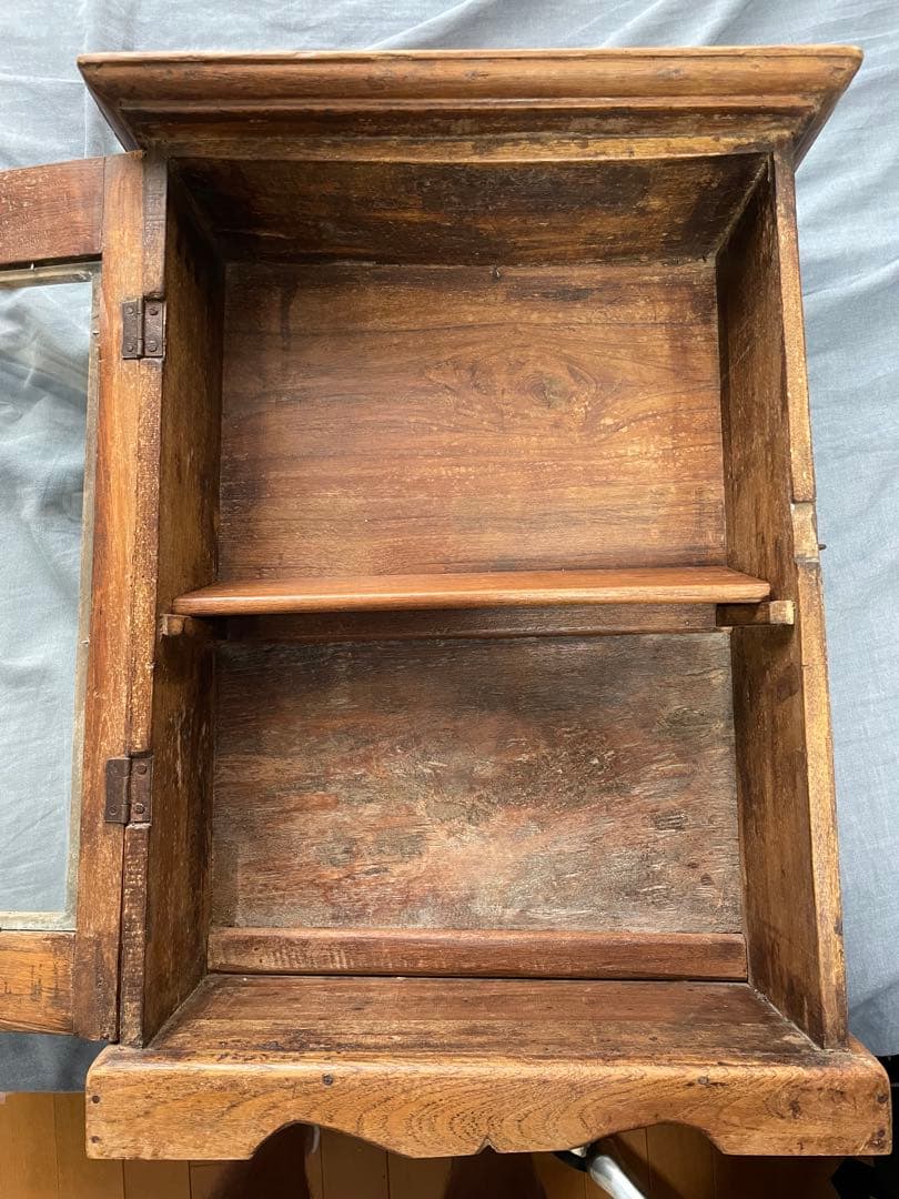 木製ガラス扉収納キャビネット　壁掛けOK