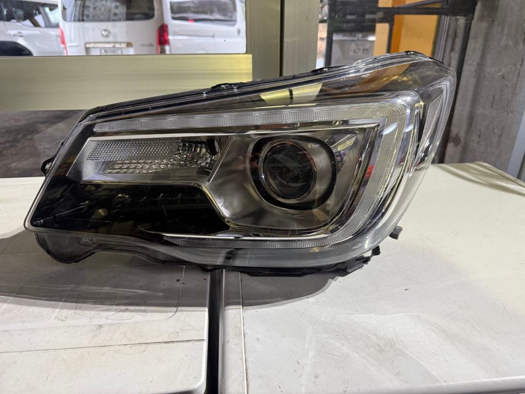 フォレスター SJ5/SJG 後期 左ライト KOITO 100-60310