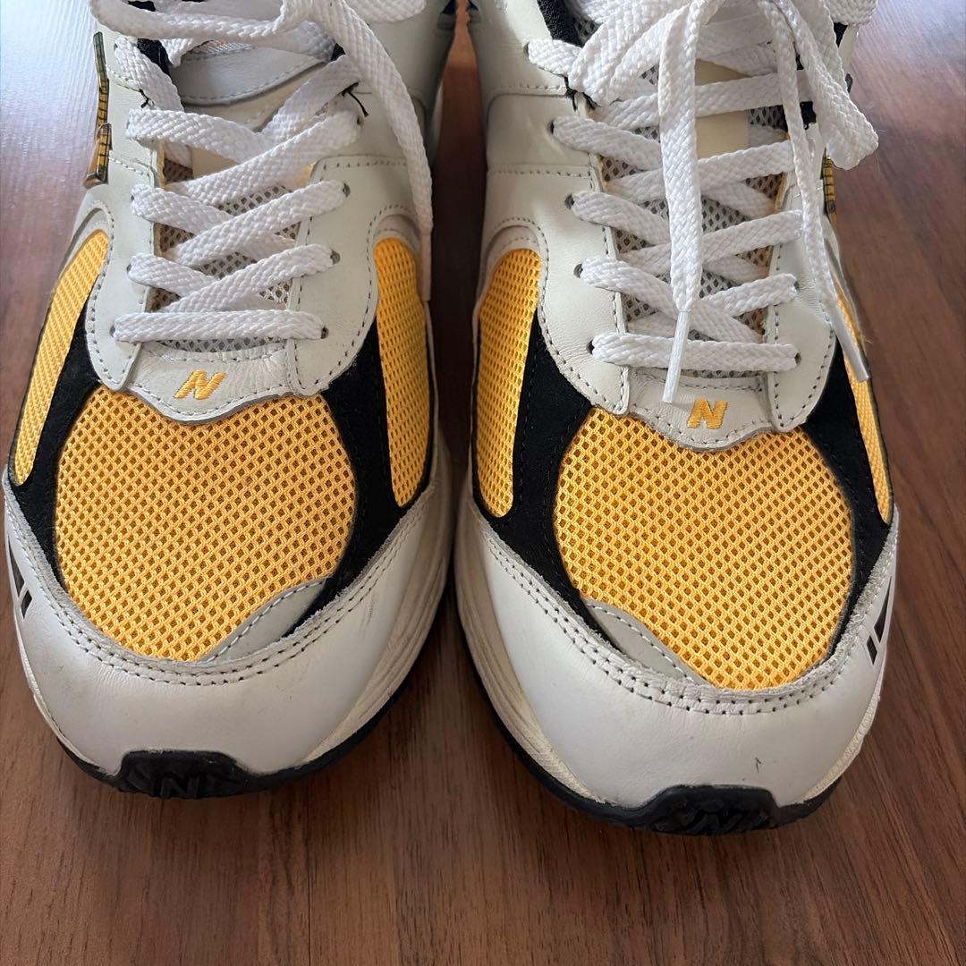 New Balance 2002R ホワイト/イエロー/ブルー