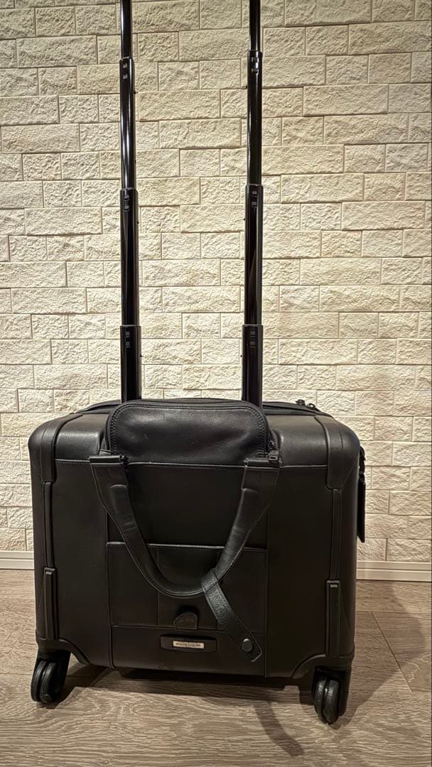 TUMI アルファ2 4ウィールデラックスブリーフウィズレザーラップトップケース