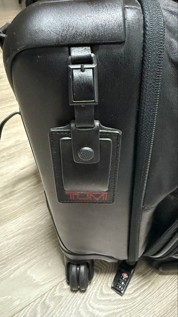 TUMI アルファ2 4ウィールデラックスブリーフウィズレザーラップトップケース