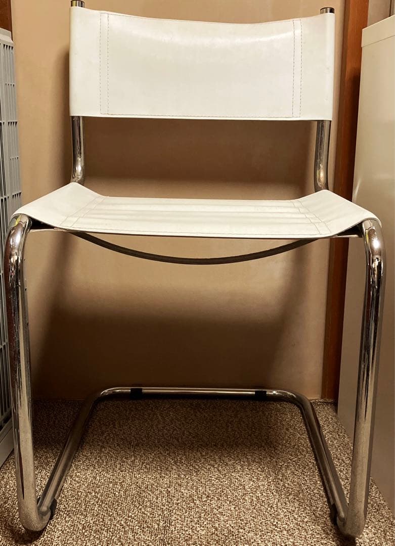 イタリア製ダイニングチェアー
