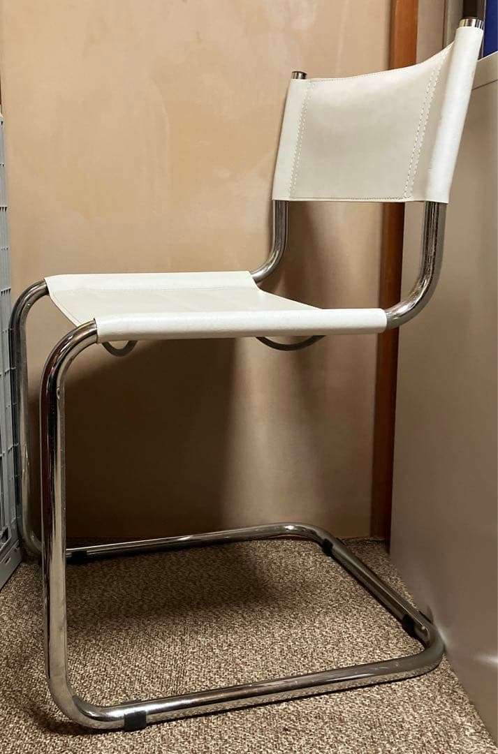 イタリア製ダイニングチェアー