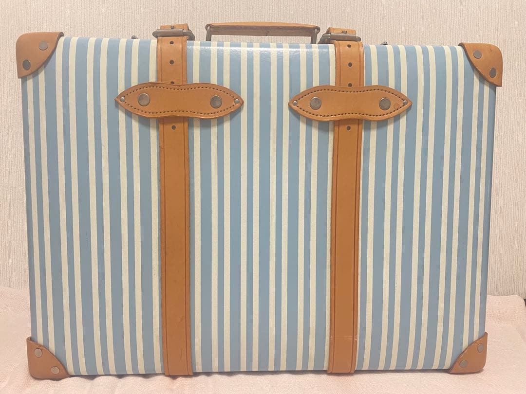 グローブトロッター　アズール　スーツケース　21インチ　キャリー　水色ストライプ
