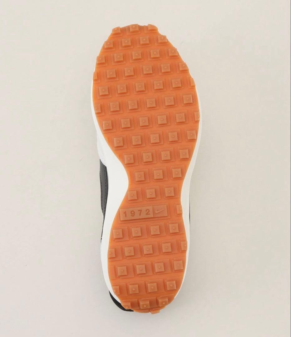 Nike ホワイト/ブラック スニーカー　ウィメンズワッフルデビュー