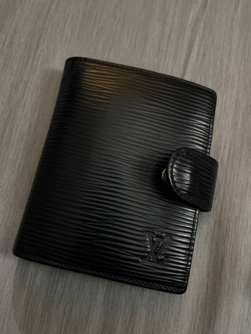 Louis Vuitton ブラック 二つ折り財布
