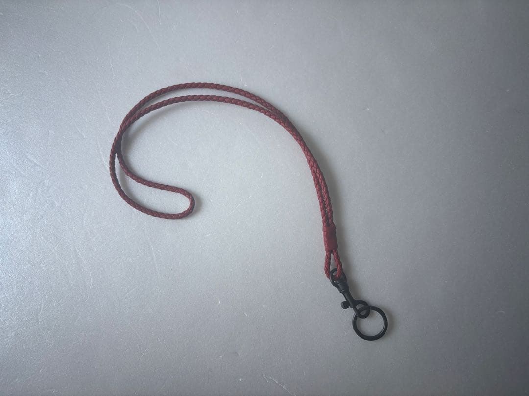 もも　美品　ボッテガヴェネタ　ネックストラップ　バッグチャーム
