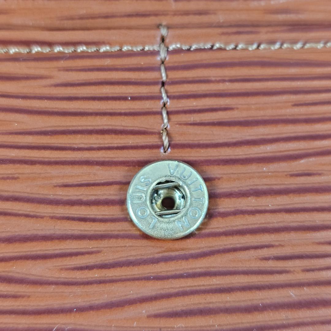 ルイヴィトン 長財布 エピ ポルトフォイユ サラ ケニアブラウン 茶