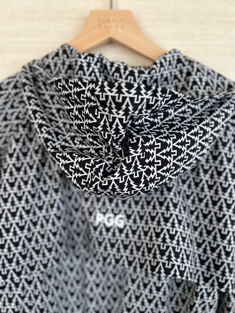 PGG ☆ピージージ☆美品✨ツリー柄 フード付きジャケット