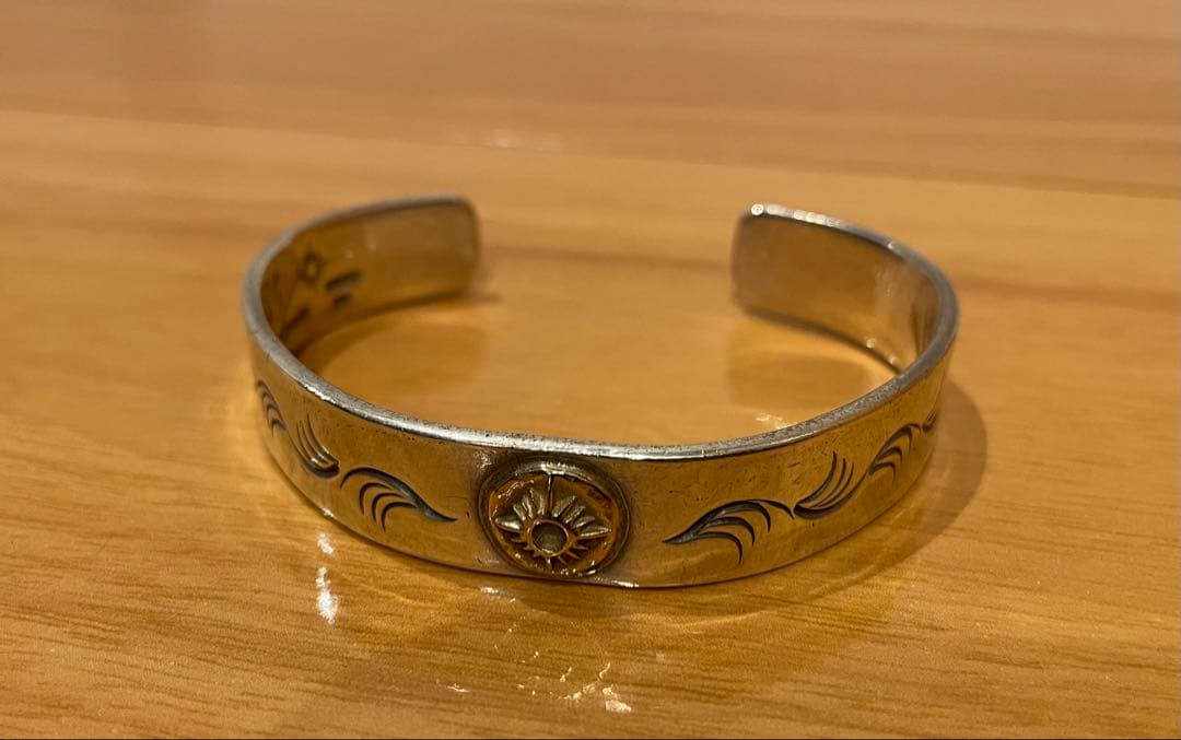 アリゾナフリーダム　K18大太陽神　唐草シルバーバングル