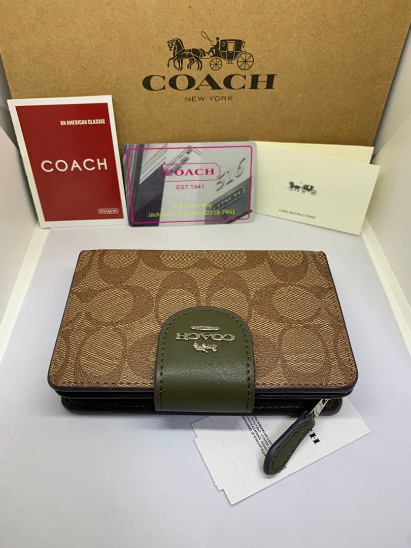COACH　コーチ　C0082　二つ折り財布　ラグジュアリー　カーキ