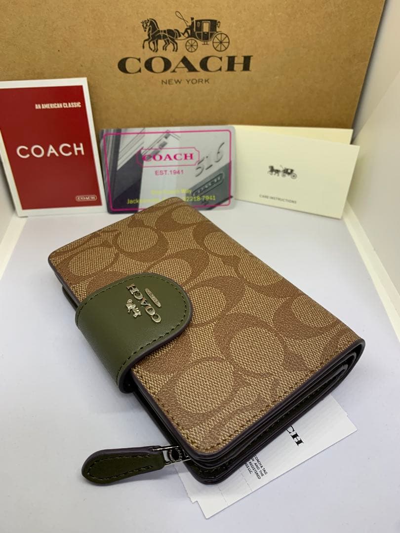 COACH　コーチ　C0082　二つ折り財布　ラグジュアリー　カーキ