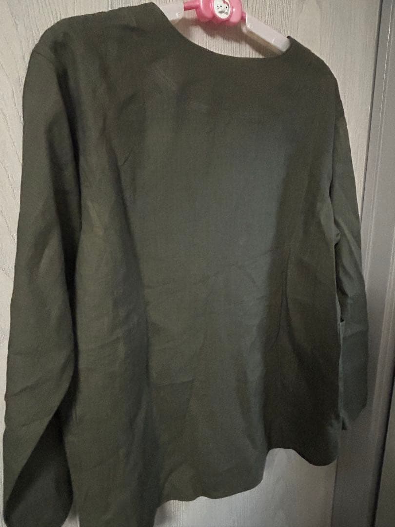 ま*け様 極美品 wafu.ついつい手を入れたくなるポケット付きボタンダウンシャ