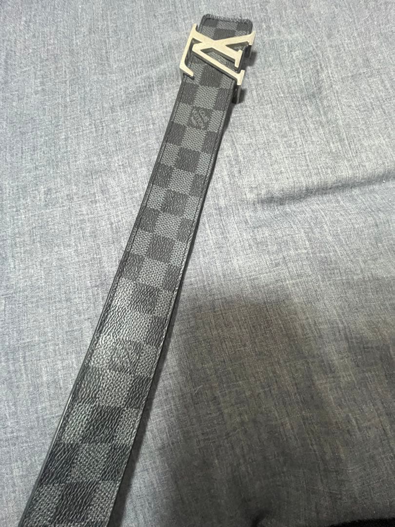 LOUIS VUITTON ブラックレザーベルト 正規品　調整可能