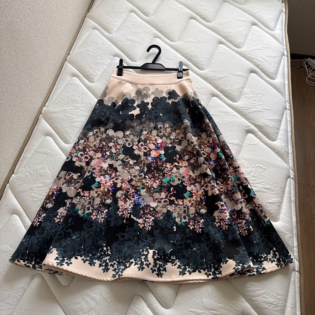 sov. フレアースカート　華やかです！ちょっとしたパーティーにも！