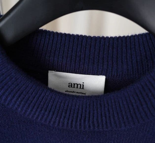 AMI PARIS ー ニットセーターネイビ M 男女兼用