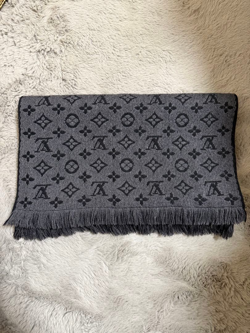 LOUIS VUITTON マフラー　エシャルプ・モノグラム クラシック