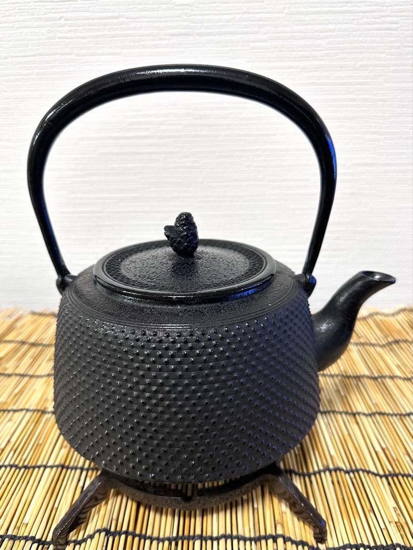 未使用品、供箱、栞、注意書付　南部盛榮堂ＯＩＧＥＮ造　九重アラレ　南部鉄瓶