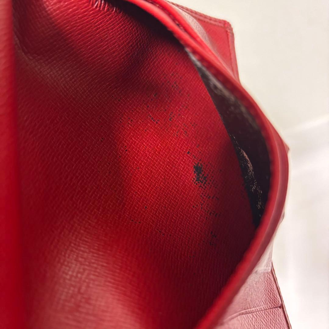 ルイヴィトン　エピレザー　二つ折り財布　がま口　赤　訳あり