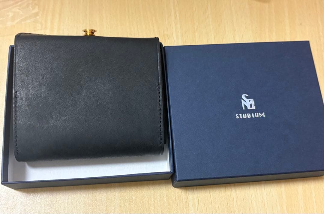 STUDIUM コンパクト財布 「SKITTLE スキットル」箱付き