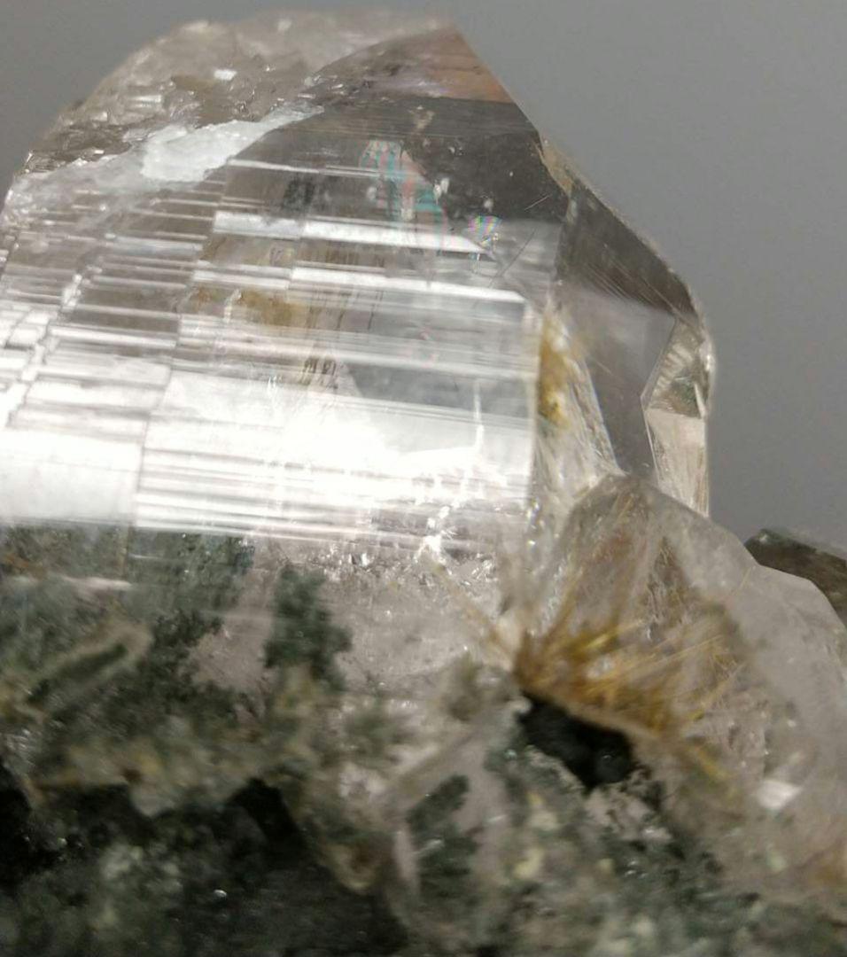 超希少　ゴールドルチル　クローライト入り　マニハール産　水晶クラスター　原石